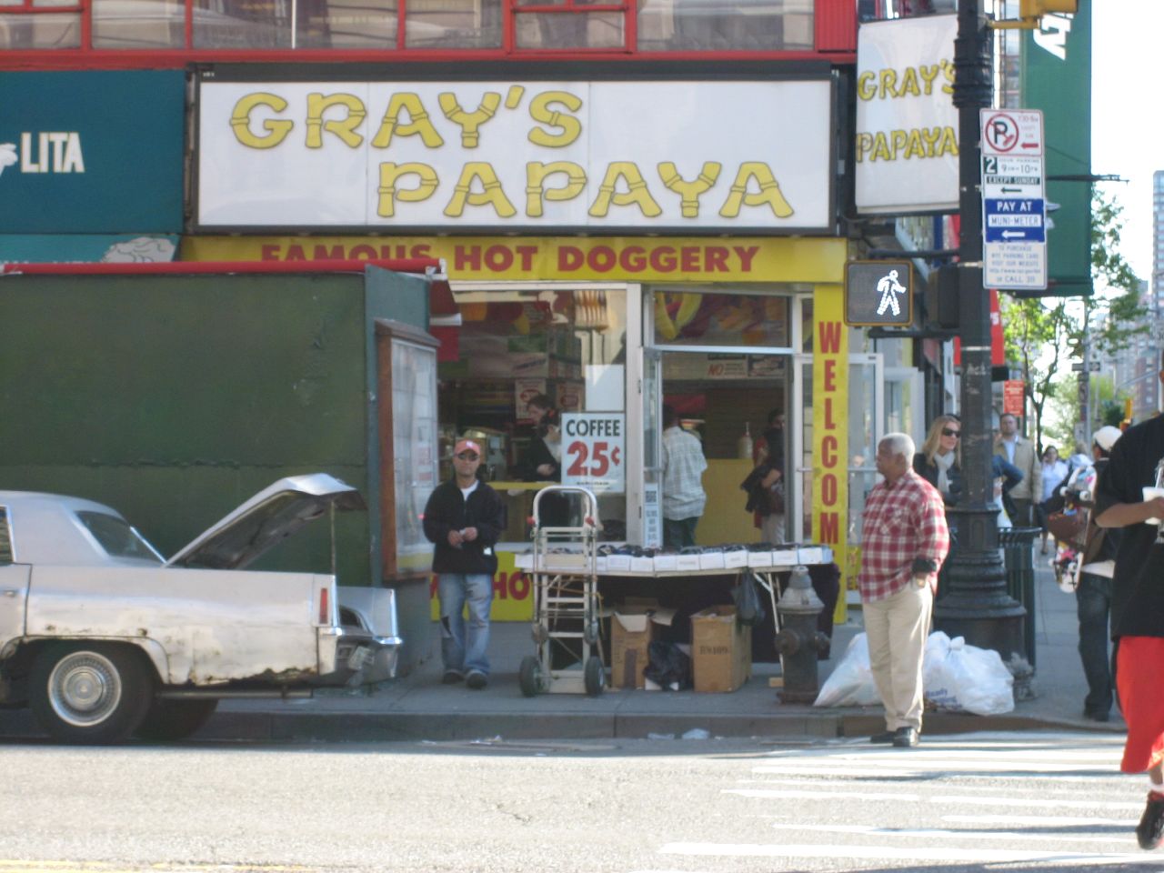 Gray's Papaya at Broadway