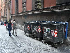 rifiuti a Napoli-2