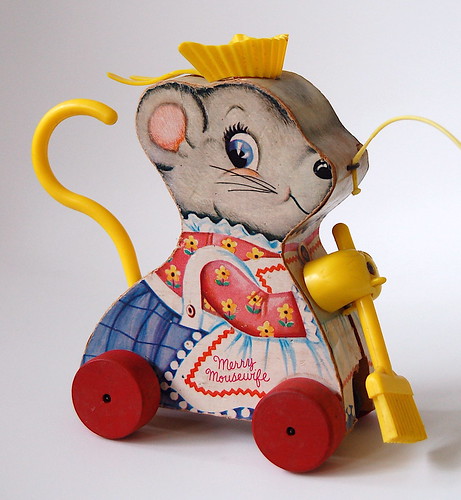 fisher-price merry mousewife #662 (1965)