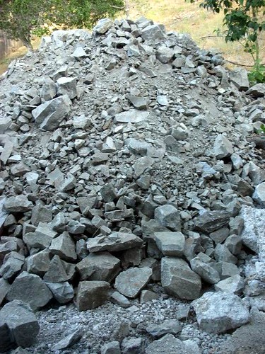 mound o' rocks
