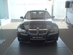 25.BMW 325i