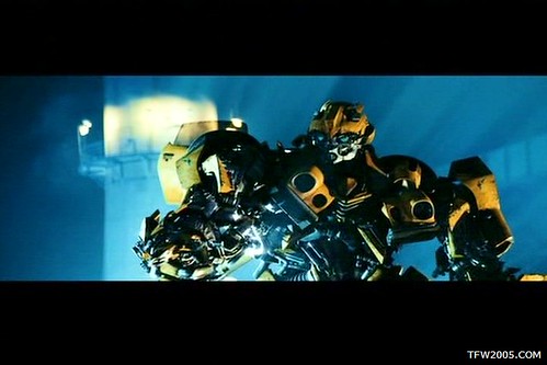 Pelicula de Transformers: Bumblebee perro