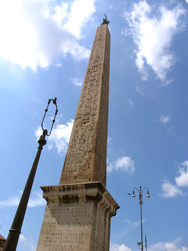 2004_0831_120146AA Obelisk van Thoetmosis III, Piazza San Giovanni, Rome por Hans Ollermann.