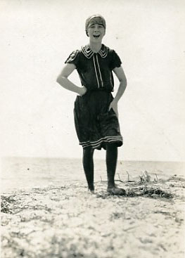 girlswimmer_1912