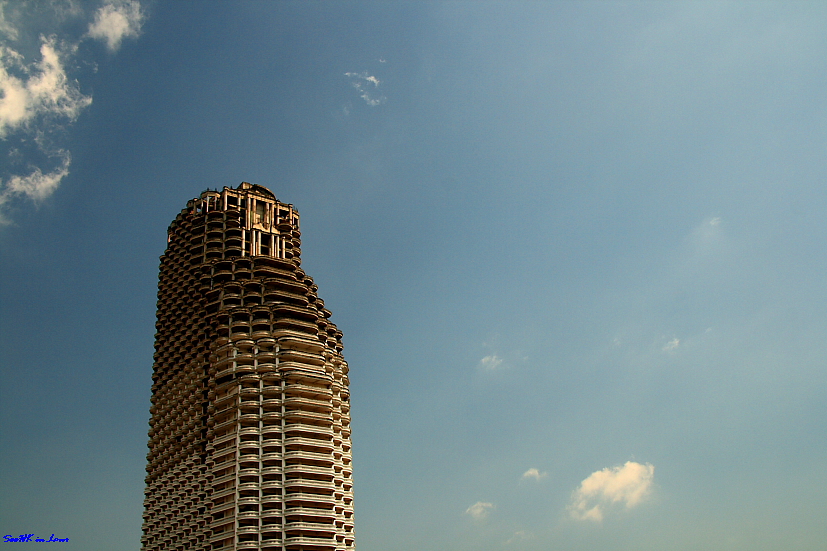 An abandon building in Bangrak Bangkok.