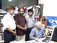 Kumar Ketkar inaugurating www.sureshbhat.in