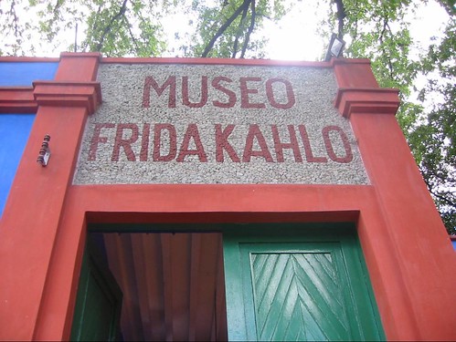 Museo casa de Frida Kahlo Museo, Ciudad de México, Museum at Frida Kahlo's home, Mexico City by hanneorla.