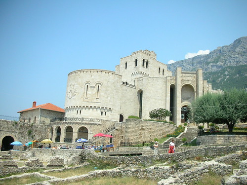 Kalaja e Krujes - Kruja's Castle Albania Summer 2006 por Improvvisazione.