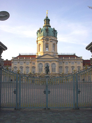 schloss charlottenburg. a giant palace in the middle of nowhere.