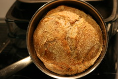 Small pot no knead bread