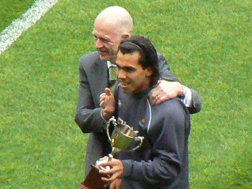 tevez gets hammer of the year award
