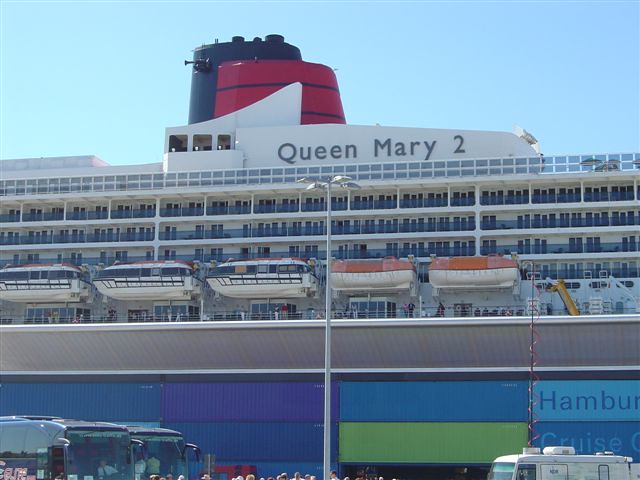 Queen Mary 2 QM2 in Hamburg (46)
