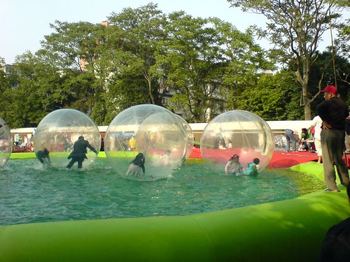 Bubbles in Zhongshan Park