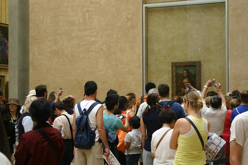 Tourist Crush in fromt of the Mona Lisa