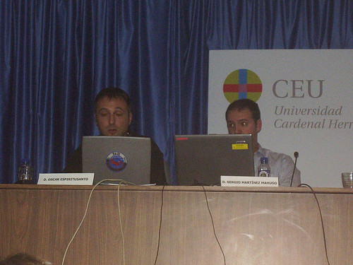 Oscar Espiritusanto, director de periodismociudadano.com durante las III Jornadas de Periodismo Digital en CEU-UCH Elche el 3 de mayo de 2007