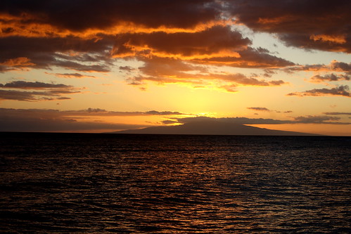 hawaii beach sunset. Kihei Beach Sunset