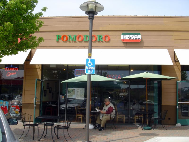 Pomodoro Pizza Cafe