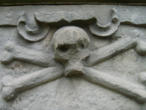 Skull and cross bones from Flickr