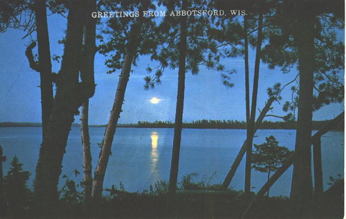Wisconsin - Sets Moonlit Lake A