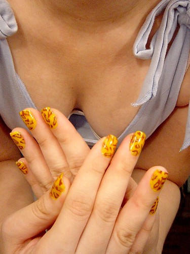 Yellow nail art for weekend