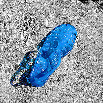 shoes me... / chausse moi von http://www.flickr.com/photos/biscotte/
