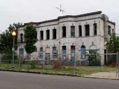 900 block of 12th Street NE, pre-demolition