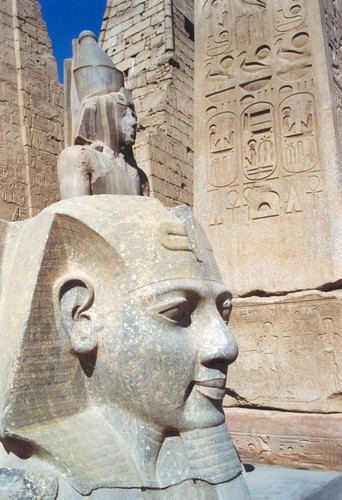 1998 312 Luxor Ramses II kop- por Hans Ollermann.