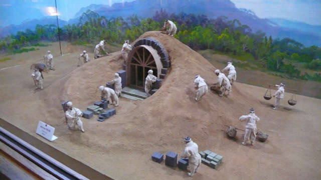 Model of the construction of King Muryeong's tomb