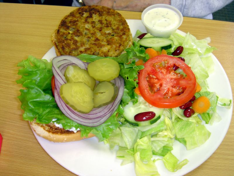 Veggie Burger & Green salad