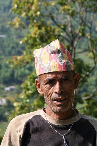 Beaucoup de Népalais ont ce type de chapeau