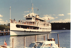 The Mount Washington Cruise Boat by rbglasson