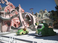 The Grinch That Stole Christmas set. (03/31/07)