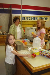 Ashlee and Autumn Field Trip Checkout 050707 web