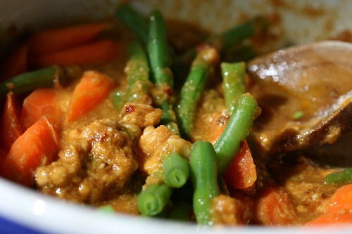 thai-style tofu with veggies