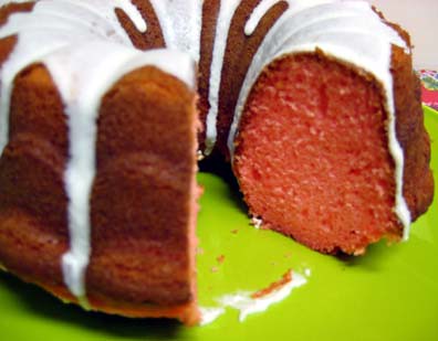 strawberry cake with vanilla icing