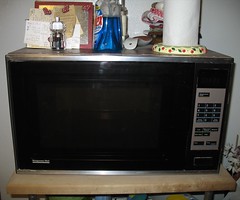 ca. 1985 microwave