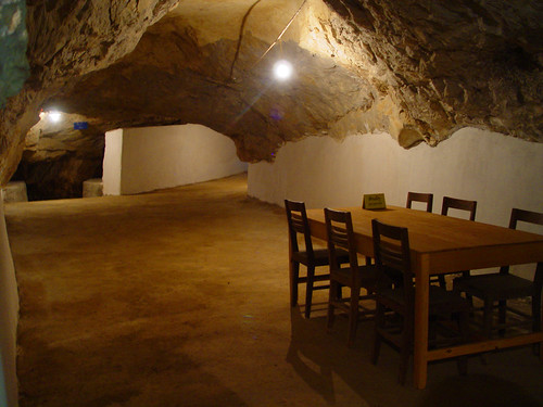 Meeting room cave