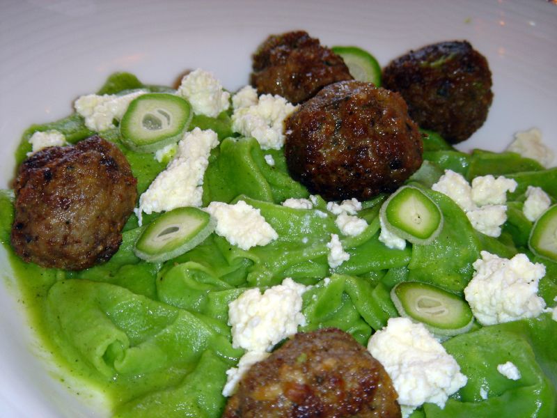 Paperadalle with lamb meat balls