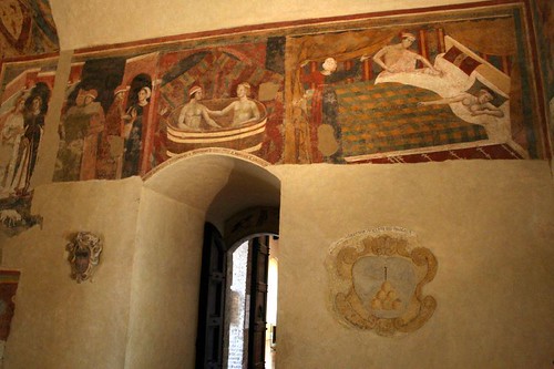 Odd frescos in the Pinacoteca