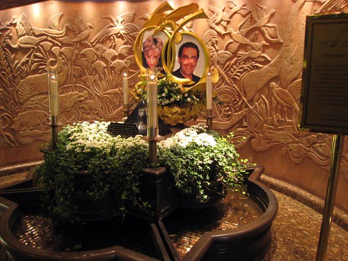 Monument to Dodi and Diana in Harrod's basement