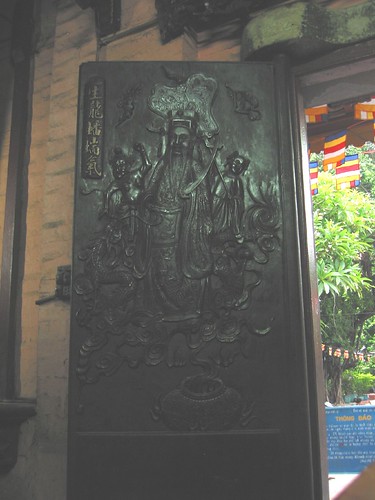 Chua Phuoc Hai Temple door