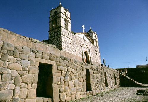 Templo de Piedra por Explorando Perú.