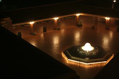 Hotel : lighting up a fountain