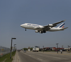 747 Over Airport Road