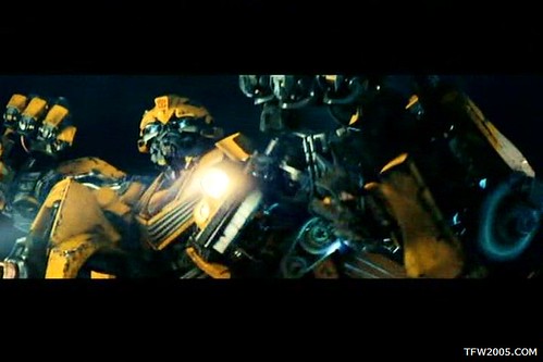 Pelicula de Transformers: Bumblebee pelea