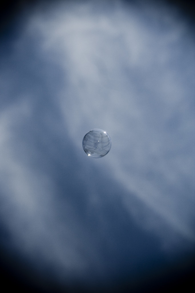 burbuja-minimalista-en-azul