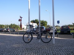 Estacionamento p/ automóveis vs. p/ bicicletas