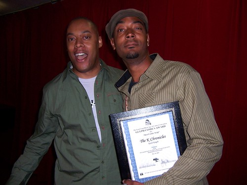 Masheka Wood Presents Keith Knight with the Glyph Award for Best Comic Strip (The K Chronicles)