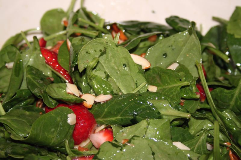 Spicy Spinach Salad with chocolate dressing