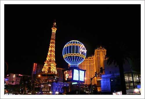 Effiel Tower at Paris - Las Vegas